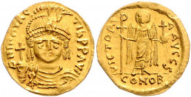 Byzanz Mauricius Tiberius 582-602 Solidus Konstantinopel (583-601) DN MAVRC TIb PP AVG Geharnischte Büste von vorn mit Kreuzglobus / VICTORIA AVGG S E...