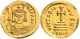 Byzanz Heraclius 610-641 Solidus Konstantinopel (610-613) dN hERACLIVS PP AVG Geharnischte Büste von vorn mit Kreuz / VICTORIA AVG4 I Kreuz auf 3 Stuf...