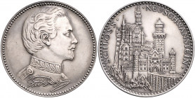 Bayern Ludwig II. 1864-1886 Silbermedaille o.J. (unsign.) auf den König und Schloss Neuschwanstein 
40,1mm 29,6g vz-st