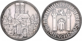 Bayern - München Silbermedaille 1958 (Sign. R) auf die 800-Jahrfeier der Stadt 
42,6mm 29,9g st