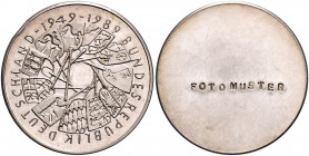 Bundesrepublik Deutschland 10 Deutsche Mark 1989 Probe bzw. Entwurf-Fotomuster, Design ähnlich 10 Deutsche Mark 1989 40 Jahre BRD. Silber, glatter Ran...