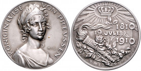 Medaillen von Karl Goetz Silbermedaille 1910 mattiert auf den 100. Todestag von Königin Luise, i.Rd: BAYER. HAUPTMÜNZAMT FEINSILBER Kien. 11. Slg. Bö....