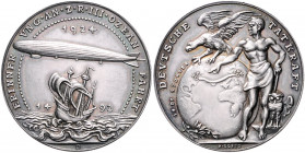 Medaillen von Karl Goetz Silbermedaille 1924 D zur Erinnerung an die Ozeanfahrt des Z.R.III, ohne Randpunze Kien. 321. Slg. Bö. 5807. Kai. 456. 
33,2...