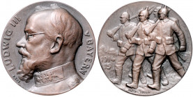 Die Mittelmächte - Personen - Ludwig III., König von Bayern Bronzemedaille 1915 (v. Eue/Ball) marschierende Soldatengruppe Zetzm. 2147 (Ag). 
33,9mm ...
