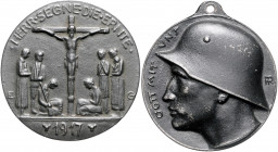 Die Mittelmächte - Allgemein Lot o.J. von 2 Eisenmedaillen: 1918 (v. FR) Soldat mit Stahlhelm (m. Öse 45,4mm 34,7g) und 1917 (v. EG = Eugen Göttlich) ...