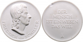 Münzen & Medaillen auf F. Schiller Lot o.J. von 2 Stücken der Porzellanmanufaktur Meißen: 2x Weiße Porzellanmedaille o.J. auf die Schillerfeier zum 17...