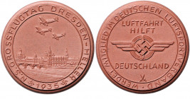 - Luftfahrt Porzellanmedaille 1935 braun auf den NS Großflugtag in Dresden Scheuch 1381. 
36,7mm 8,3g st