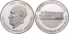 - Personen - Adenauer, Konrad 1876-1967 Feinsilbermedaille 1976 auf seinen 100. Geburtstag 
50,2mm 49,8g PP