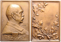 - Personen - Bismarck, Otto von 1815-1898 Bronze-Plakette o.J. (v. R.M./B.H. Mayer) auf seinen Tod Bennert 233. Slg. Bö. 5561. 
52,6x72,9mm 102,9g vz...