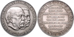 - Allgemeine Medaillen Silbermedaille o.J. (v. Glöckler) 'Des Deutschen Reiches Begründer und Beschirmer' Bismarck und Hindenburg, i.Rd: PREUSS. STAAT...
