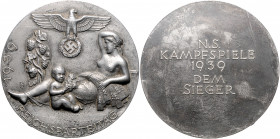 - Allgemeine Medaillen Zinkmedaille 1939 (v. R. Klein) 'Reichsparteitag 1939 / N.S. Kampfspiele 1939 Dem Sieger' Fischer 1094.. 
Rs. f.Kr., 97,0mm 18...