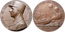 - Allgemeine Medaillen Lot o.J. von 2 Stücken: Bronzemedaille (v. Darville) 'La Ville de Charleroi - Reconnaissante - 1940-1945' (70,0mm 110,3g) und B...