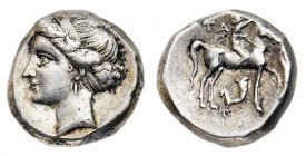 Calabria
Taranto - Didramma databile al periodo 281-272 a.C. - Diritto: testa diademata di una ninfa a sinistra - Rovescio: giovane cavaliere incoron...