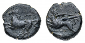 Sicilia
Alaisa - AE20 databile al 340 a.C. circa - Diritto: grifone in corsa verso sinistra - Rovescio: cavallo al galoppo verso sinistra - gr. 7,47 ...