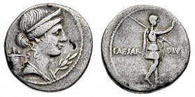 Augusto (27 a.C. - 14 d.C.)
Denario databile al periodo 32-29 a.C. - Zecca: Brindisi o Roma - Diritto: testa di Venere a destra con i capelli fermati...