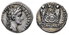 Augusto (27 a.C. - 14 d.C.)
Denario databile al periodo 2 a.C. - 4 d.C. - Zecca: Lugdunum - Diritto: testa laureata dell'Imperatore a destra - Rovesc...