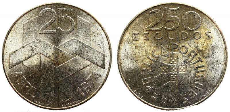 Portugal, 250 escudos 1974 Pięknie zachowany egzemplarz w ładnej patynie. 
Grad...