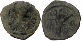 Justin I, 518 - 527 AD Follis AE
Diademed, draped and cuirassed bust of Justin right.
Rev: Large K, cross on left, A on right.
DOC 15 // Sear 69
10.10...