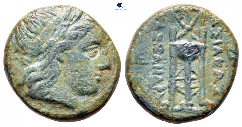 Kings of Macedon. Uncertain mint. Kassander 306-297 BC. 
Bronze Æ

17 mm, 5,5...