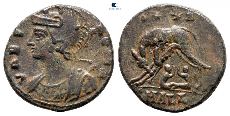 City Commemoratives AD 330-354. Alexandria
Follis Æ

15 mm, 2,01 g



ver...