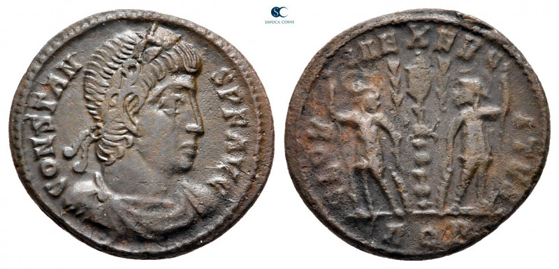 Constans AD 337-350. Aquileia
Follis Æ

16 mm, 1,90 g



nearly very fine...