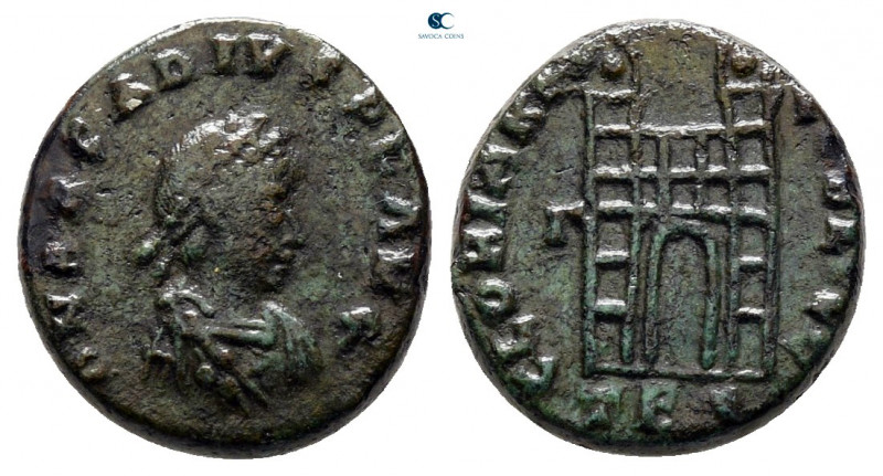 Arcadius AD 383-408. Thessaloniki
Nummus Æ

12 mm, 1,53 g



very fine