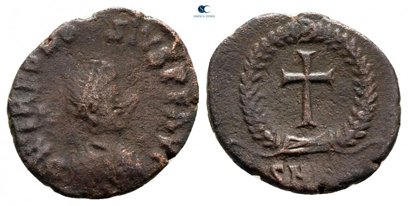 Theodosius II AD 402-450. Cyzicus
Nummus Æ

14 mm, 1,02 g



nearly very ...