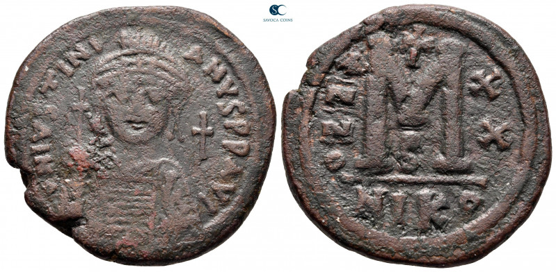 Justinian I AD 527-565. Nikomedia
Follis or 40 Nummi Æ

36 mm, 18,79 g


...