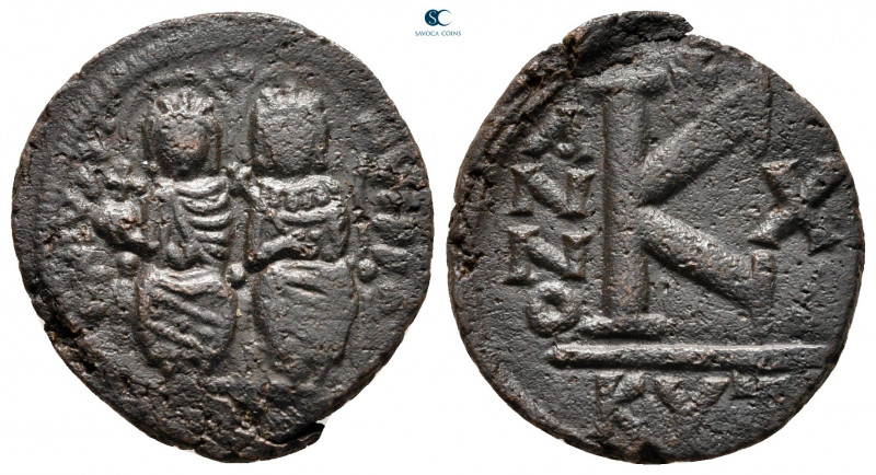 Justin II and Sophia AD 565-578. Cyzicus
Half Follis or 20 Nummi Æ

20 mm, 5,...