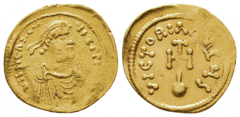 Heraclius AD 610-641. Struck AD 610-613. Constantinople. Tremissis AV
δ N hЄRAC...