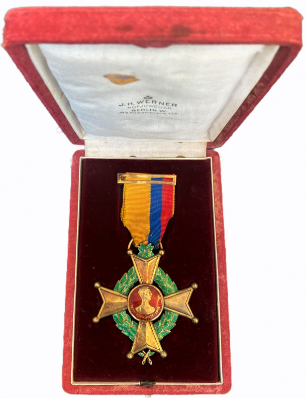 COLOMBIA
MILITARY ORDER OF SAN MATEO
2nd Class Cross, instituted in 1914. Brea...