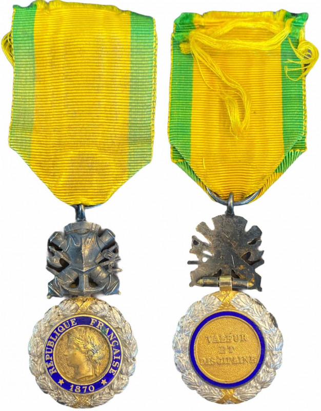 FRANCE
Military Medal, 3rd Republic. 
Breast Badge, private fabrication, 27 mm...