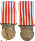 FRANCE
WWI Commemorative Medal
Breast Badge, 41x34 mm, Bronze, original suspension ring and ribbon. I 
Estimate: EUR 30 - 60