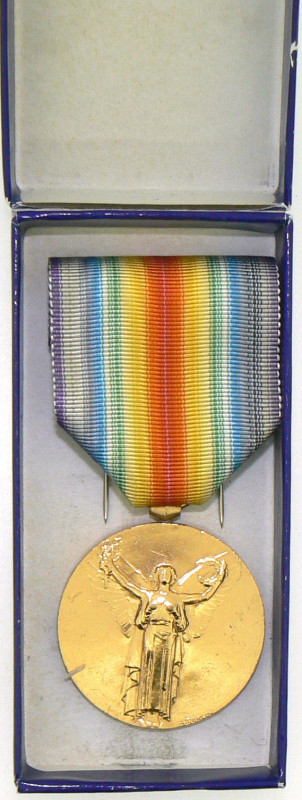FRANCE
Victory Medal WWI
Morlon Type. Breast Badge, 35 mm, gilt Bronze, origin...