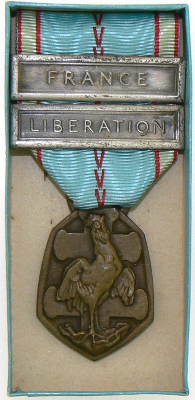 FRANCE
1939-45, War Commemorative Medal
Breast Badge, 40x28 mm, Bronze, ribbon...