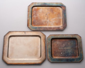 FRANCE
Set consisting of three visit cards metal trays
Two engraved golf trophies Coupe de Paris 1992, the third not engraved. Respective dimensions...
