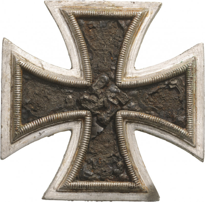 GERMANY - 3RD REICH
Iron Cross 1939 
1st Class, instituted in 1939. Breast Bad...