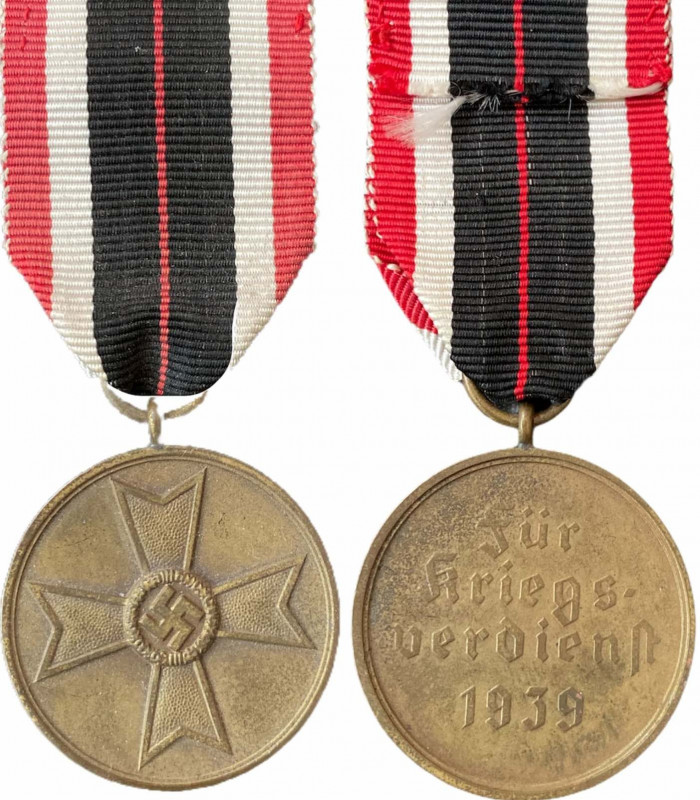 GERMANY- 3RD REICH
War Merit Medal
Breast Badge, 32 mm, Bronze, original suspe...