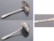 INTERNATIONAL
Openwork sugar spoon in silver
Openwork sugar spoon in silver, model with gallery border and flat spatula. Work late nineteenth from C...