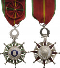 IRAK
ORDER OF THE TWO RIVERS
Knight`s Cross Civilian Division, instituted in 1922. Breast Badge, 65x45 mm, Silver, enameled, central medalion enamel...