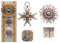 JAPAN
ORDER OF THE SACRED TREASURE (Kunnito zuihisho)
Grand Cross Set, instituted in 1888. Sash Badge, 70x65 mm, gilt Silver, obverse enameled, cent...