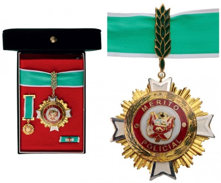 PERU
ORDER OF MERIT OF THE NATIONAL POLICE
Commander's Cross, instituted in 19...