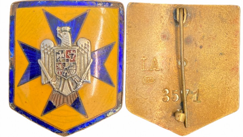 ROMANIA
Country`s Guard Organization Badge, 2nd Model, after 1938
Breast Badge...