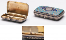 RUSSIA
Enameled silver case
Rectangular flat format, decoration with geometric patterns, 9 x 5 cm, weight 95 g - Standard 84 guarantee, Saint-Peters...