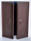 SWITZERLAND
Presentation cabinet for medals or collection
Vertical opening with two doors, veneered wood, interior in blue felt. Old, circa 1950. He...