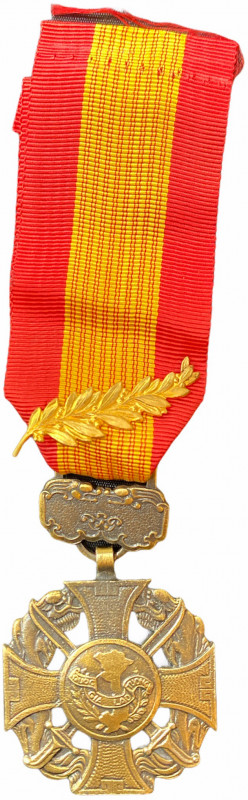 VIETNAM
Cross of Galantry, instituted in 1950
Breast Badge, 55x37 mm, original...
