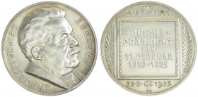 Silbermedaille, 1925
Deutschland, Weimarer Republik 1919 - 1933. auf den Tod von Fr. Ebert.. 14,86g
vz