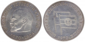 Silbermedaille, 1970
Deutschland, BRD. mit Signatur F, auf Wladimir Iljitsch Lenin (1870-1924). Dessen Kopf l.// Banner der Sowjetunion und der DDR hi...
