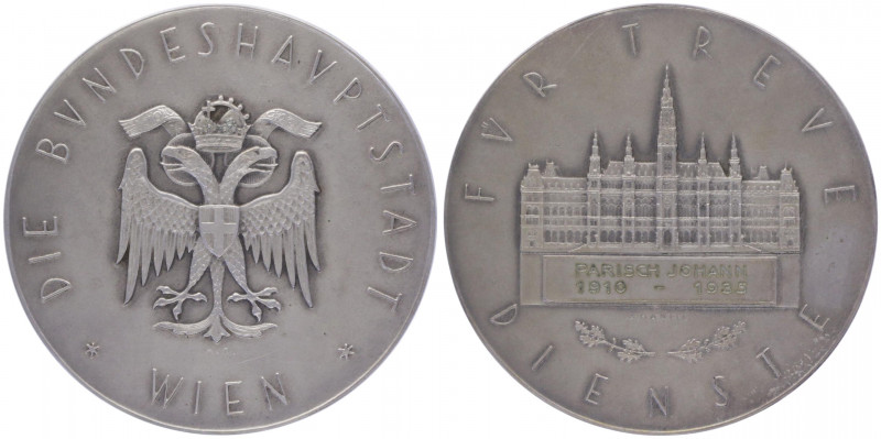 Silbermedaille, 1935
von A. Hartig, für Treue Dienste / Die Bundeshauptstadt Wie...