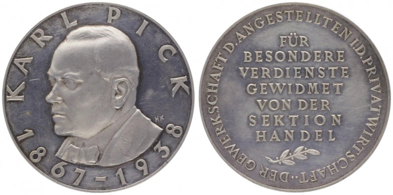 Silbermedaille, 1938
auf Karl Pick 1867 - 1938, Sektion Handel, Dm 45 mm.. Wien
...